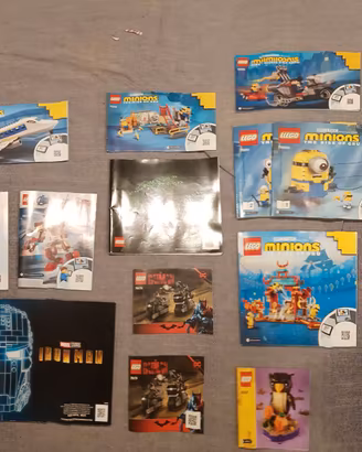 Lotto 12 Modelli Manuali / Istruzioni LEGO Minions