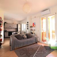 Trilocale al primo piano con posto auto interno