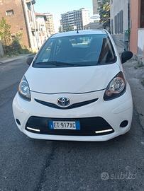 Toyota Aygo 1.0 12V VVT-i 5 porte Cool Soda Connec