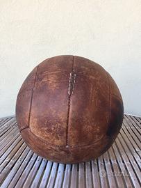 Pallone medico calcio anni 60-70 in cuoio
