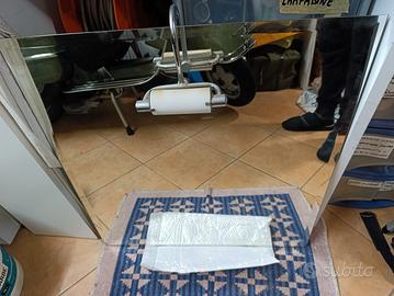 specchiera bagno con lampada