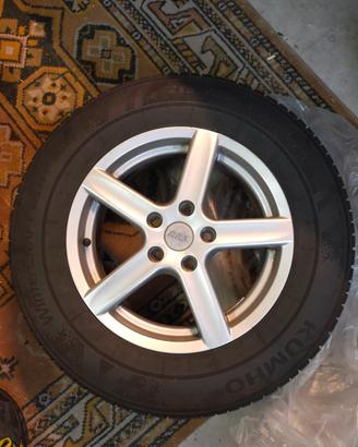 gomme da neve con cerchi in lega