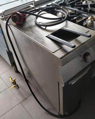 NUOVA (mai usata) FRIGGITRICE ZANUSSI EVO900 
elet