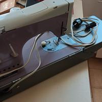 Macchina da cucire Necchi.