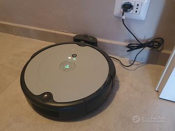 ROOMBA 698