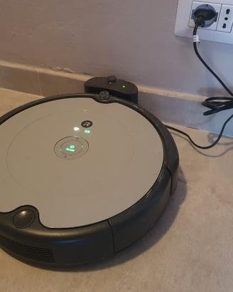 ROOMBA 698