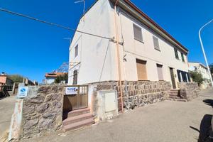 Appartamento piano terra con cortile in Via Roux
