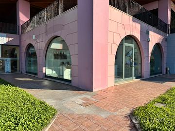 Attività di riparazioni smartphone tablet e pc