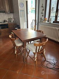 Sala da pranzo completa in legno