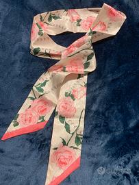 Sciarpa di seta stretta con motivo a perle rosa