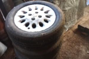 gomme con cerchio in lega alfa romeo 156