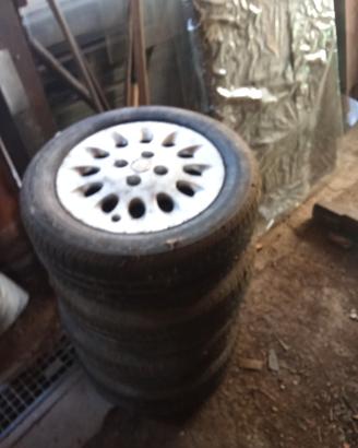 gomme con cerchio in lega alfa romeo 156