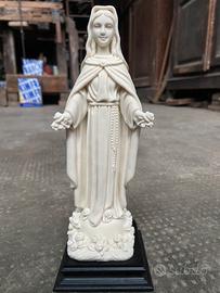Statua Madonna Delle Rose