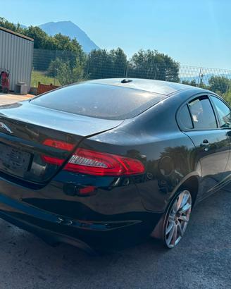 RICAMBI USATI JAGUAR XF 2.2 2012 224DT - CARROZZER