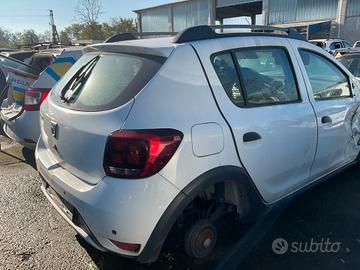 dacia sandero 2019 2020 per ricambi