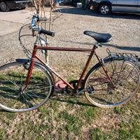 bicicletta uomo e donna