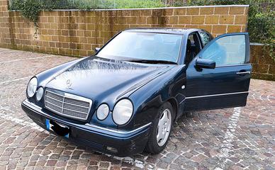 Mercedes Classe E 220 CDI  ASI    WS210 manuale