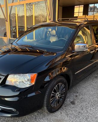 Lancia Voyager 2.8 Platinum 177 cv - 2015