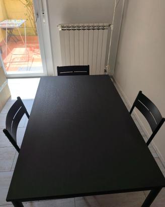 Tavolo Ikea con sedie