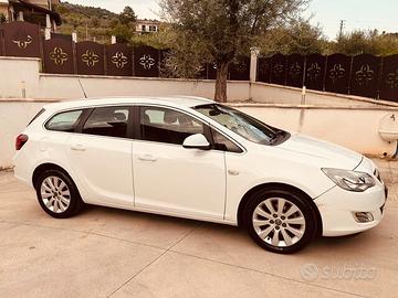 Opel Astra SW SPORTS TOURER 1.7 CDTI COSMO 110 CV 