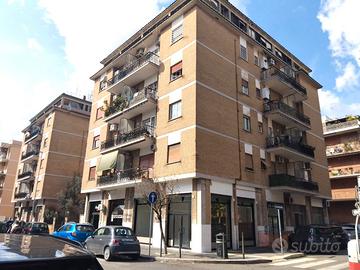 Portuense - locale commerciale con canna fumaria