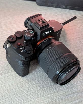 Sony Alpha 7 IV + Sony FE 28-70mm,Otturatore nuovo