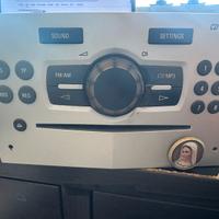 Stereo cd di serie Opel corsa D
