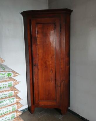 Dispensa ad angolo