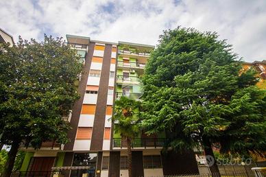 3 LOCALI A GARBAGNATE MILANESE