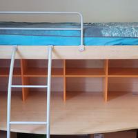 Camera letto rialzato + scrivania