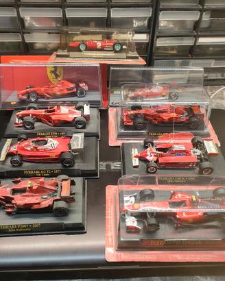 Modellini e caschi Ferrari Formula 1 scala 1/43 