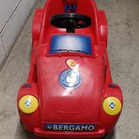 macchina a pedali per bambini con adesivi ATALANTA