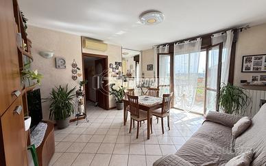 APPARTAMENTO TRILOCALE AMPIA METRATURA CON BOX E C