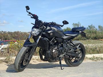Yamaha MT-07 - 2016 (Akrapovic)