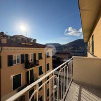 4 LOCALI A LA SPEZIA