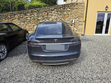 tesla model s 2015