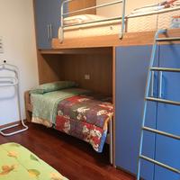 CAMERA bambini con composizione 3 LETTI e 3 ARMADI