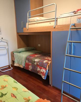 CAMERA bambini con composizione 3 LETTI e 3 ARMADI