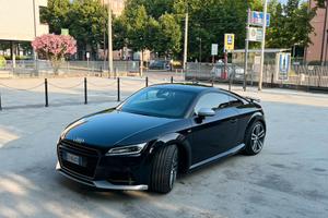 Audi TT 2.0 TFSI quattro S-Tronic S-Line
