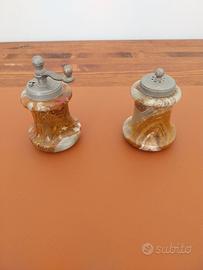 Saliera e macina pepe in marmo rosso