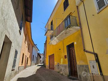 CASA SEMINDIPENDENTE A CASTEL ROCCHERO