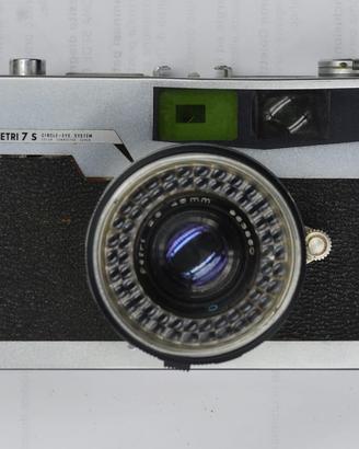 Macchina fotografica vintage Petri 7 S