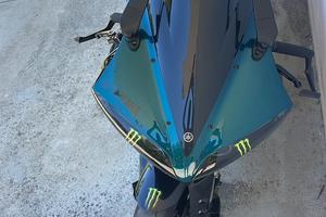 Yamaha r1