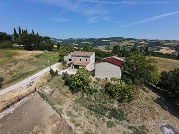 Terreno di 250896 m² a Mercatino Conca
