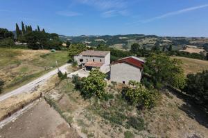 Terreno di 250896 m² a Mercatino Conca