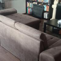 divano con penisola a sinistra 