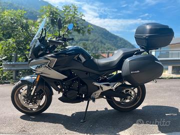 CF Moto 700MT