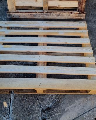 4 Pallet di legno