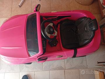 Auto a batteria per bambina