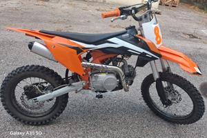 Pit bike